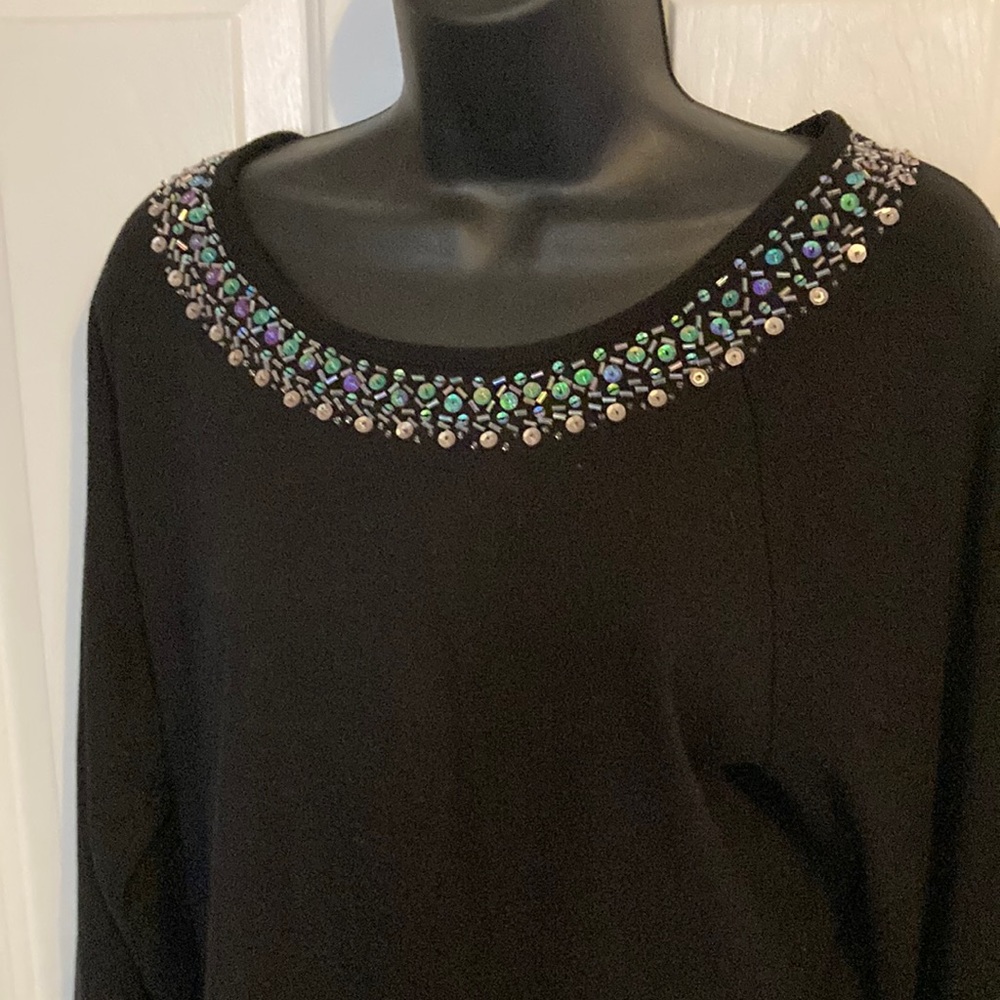 Women’s Knit de Knut decorated top